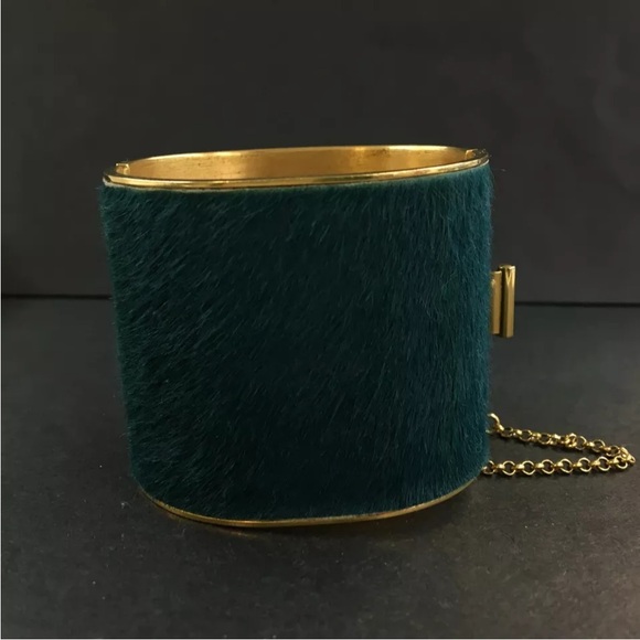 CELINE Manchette Green Fur & Gold Tone Bracelet - Picture 6 of 8